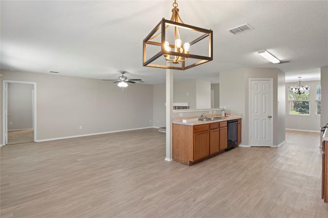 Building Photo - 605 Hanceville Way