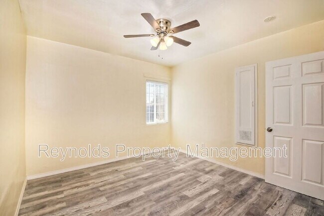 Building Photo - 3343 Chamoune Ave