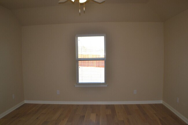 Building Photo - 3 bed 2 bath House for Lease in Sherman