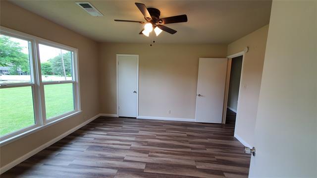 Building Photo - 1237 S Waco St