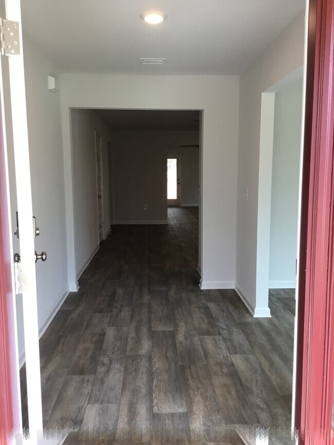 Building Photo - Beautiful 3/2 Family home in Beulah- Close to Navy Federal Credit Union Main Campus!