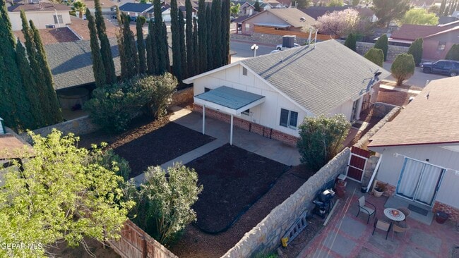 Building Photo - 1808 Loanda Ln