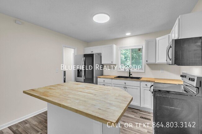 Building Photo - 130 Harmony Dr