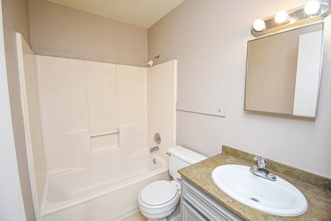 Building Photo - 138 Sandpiper Cir