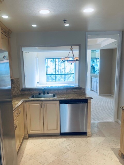 Building Photo - 2142 Century Park Ln