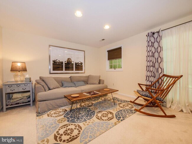 Building Photo - 9419 Steeple Ct