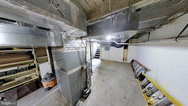 Building Photo - 1929 Gough St