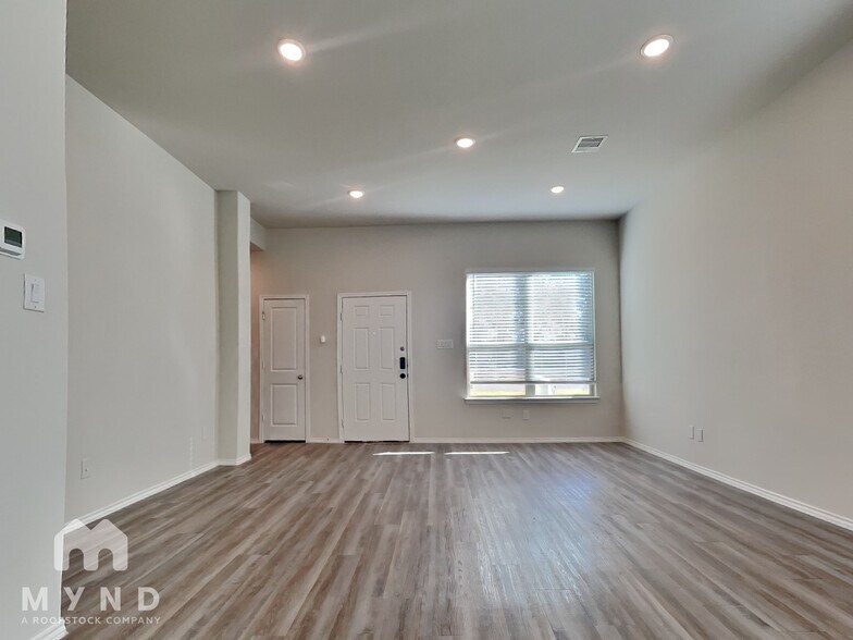 Building Photo - 11731 Miller Cir