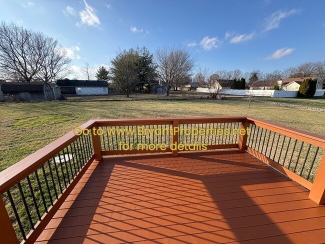 Building Photo - 2002 Dogwood Ln