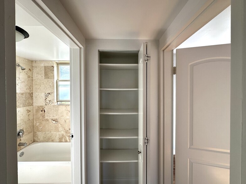 Building Photo - 7628 N Milwaukee Ave