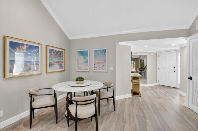 Building Photo - 7455 Glendevon Ln