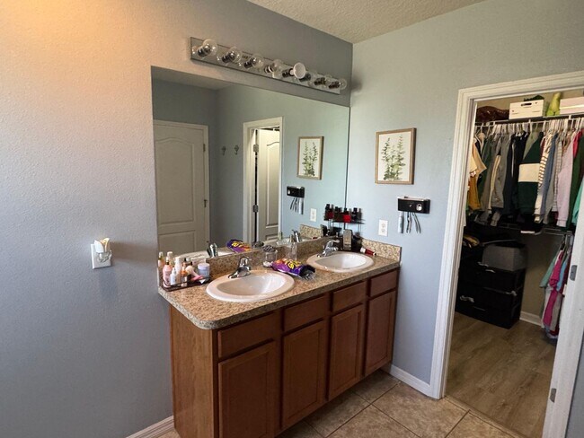 Building Photo - Gated Plant City Gem – Fully Upgraded Home- Resort Style Amenities
