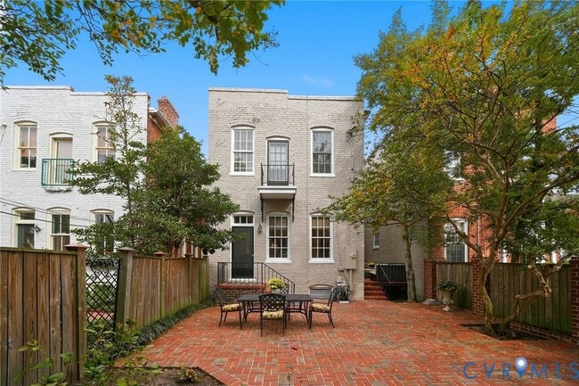 Building Photo - 2005 Stuart Ave