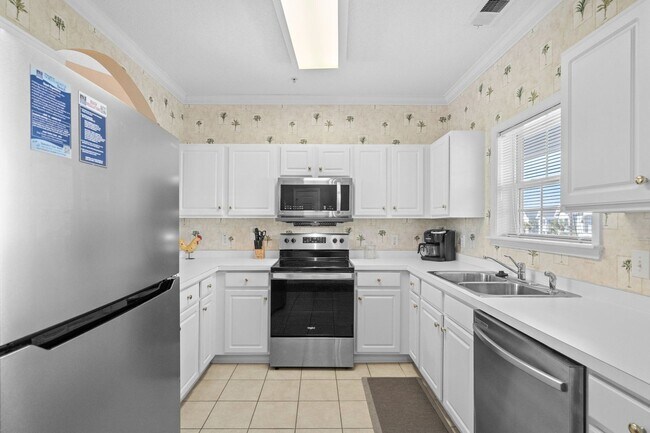 Building Photo - 6015 Catalina Dr