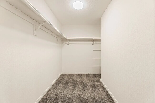 Building Photo - Breckenshire Deluxe Apartments