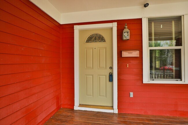 Building Photo - 1912 Shearn St