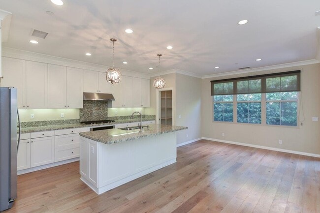 Building Photo - 3b/2.5b Cypress Village Irvine House for rent