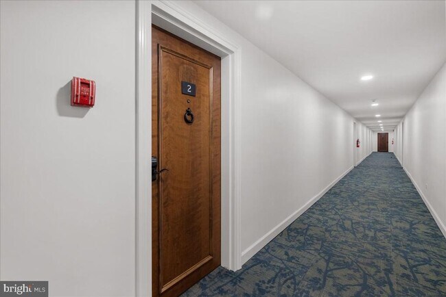 Building Photo - 380 Broadview Ave