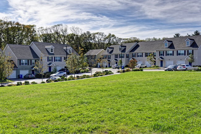 Meadowbrook Gardens - Mansfield, CT | Apartment Finder