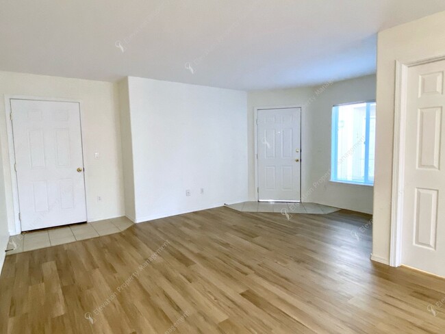 Building Photo - 2BR - 2BA Townhouse Living in the Heart of...