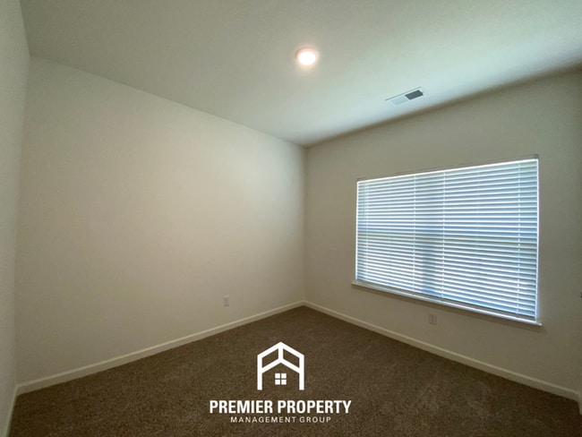 Building Photo - Modern 4BR/2BA Millington Home | Gourmet Island Kitchen & Luxury Primary Suite