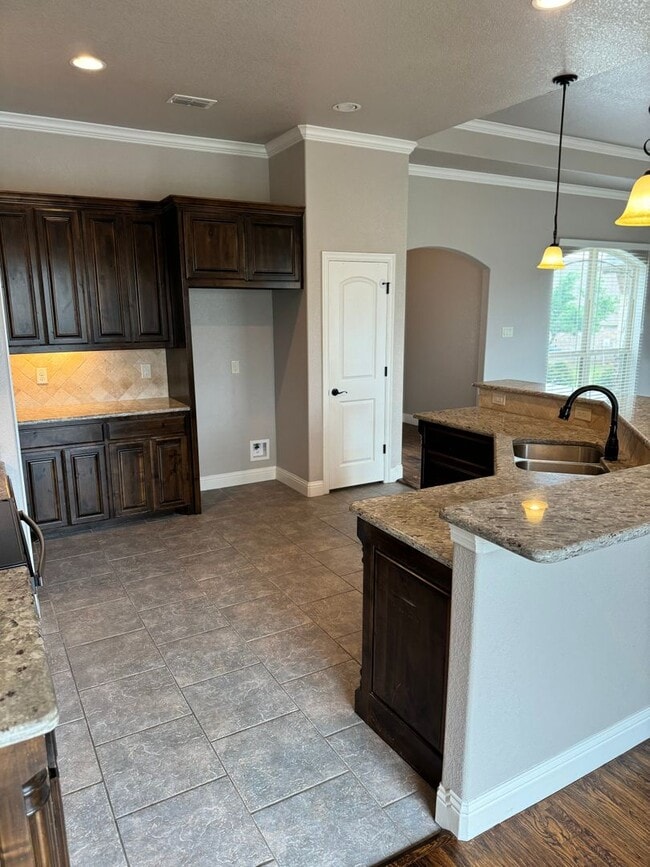 Building Photo - 105 Sandstone Ln