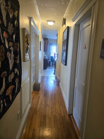 Building Photo - 21 Bothwell Rd