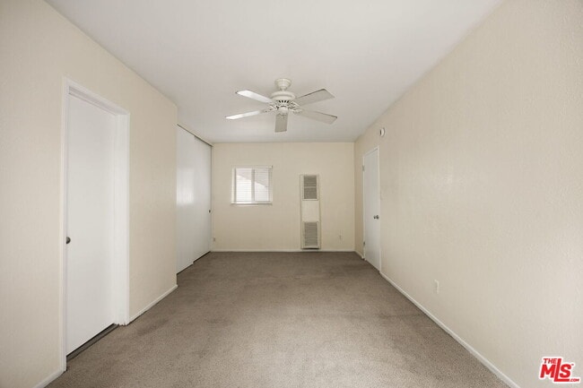 Building Photo - 161 W Channel Rd