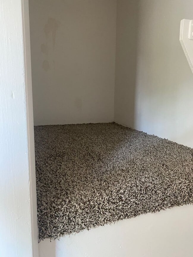 Building Photo - Triplex townhome blocks away from Anshutz ...