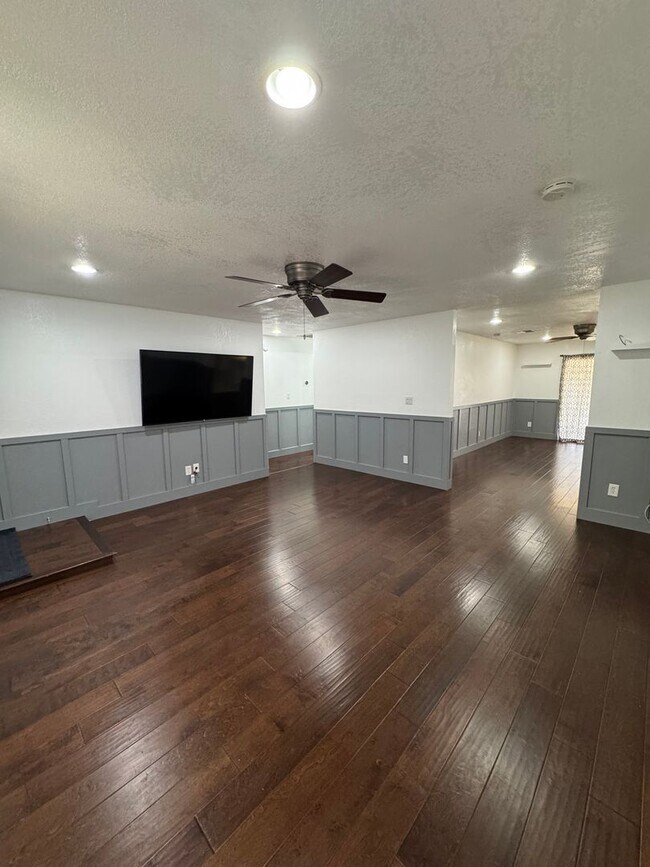 Building Photo - 3bed/2bath Chandler home for rent!