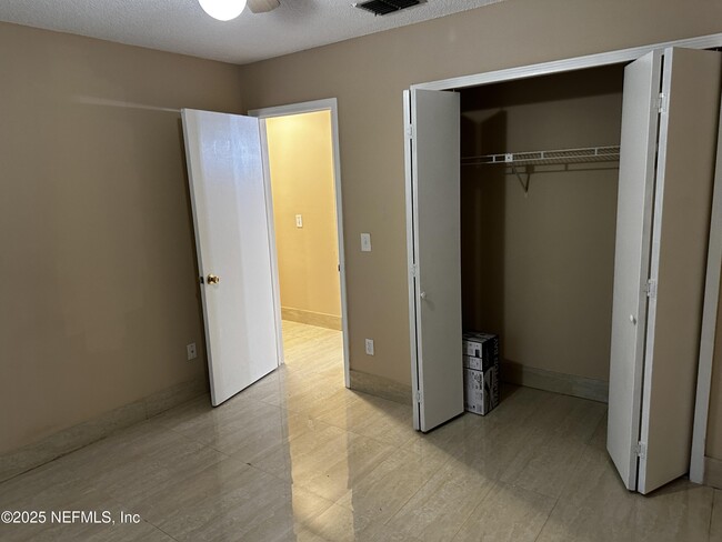 Building Photo - 11695 Tanager Dr