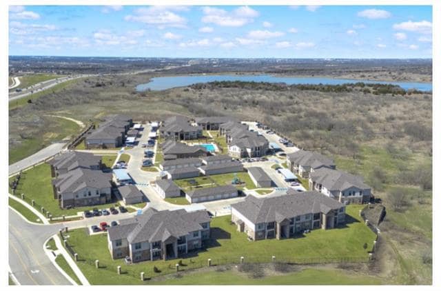 Building Photo - 2991 Lakeside Dr