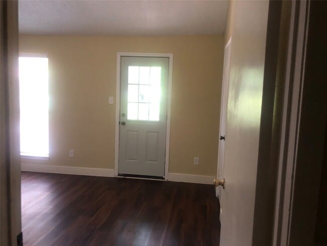 Building Photo - 9308 Westwood Village Dr