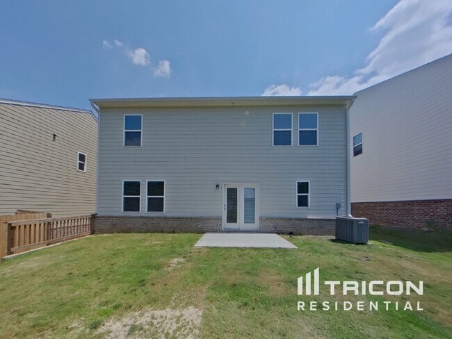 Building Photo - 100 Hyde Pk