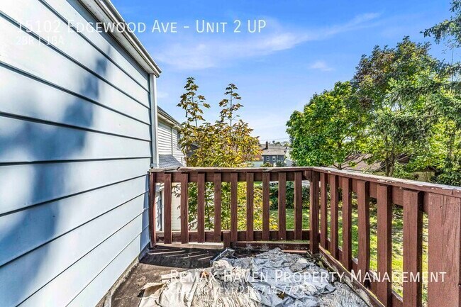 Building Photo - 15102 Edgewood Ave