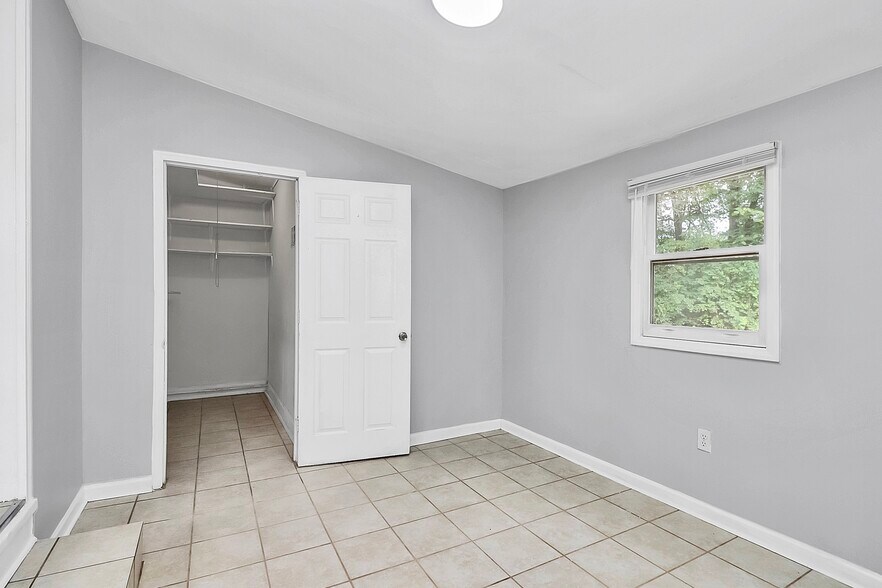 Building Photo - 4808 Brooktree Dr