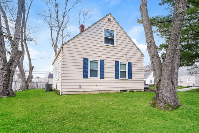 Building Photo - 3-Bedroom Corner Lot Home