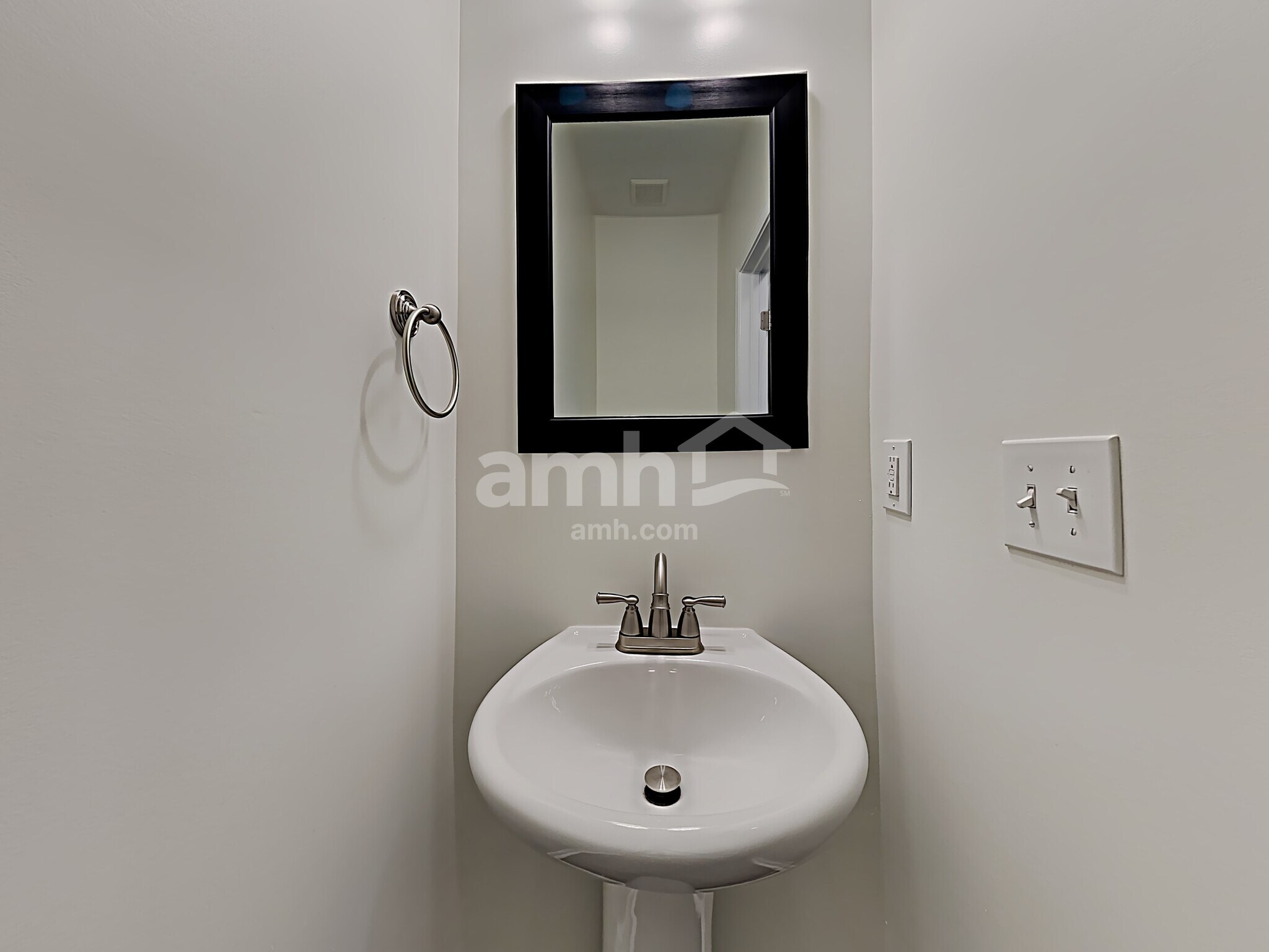 Building Photo - 635 Ocean Ave