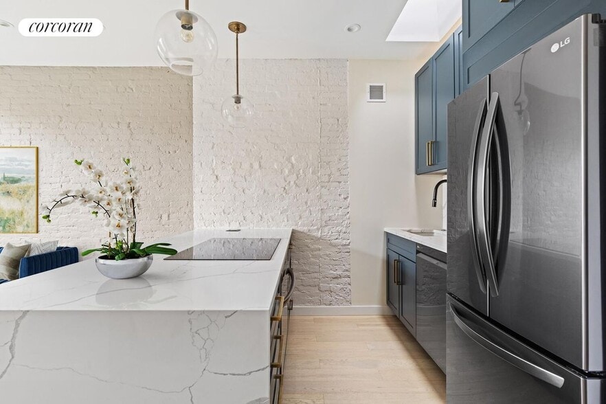 Primary Photo - 343 E 92nd St