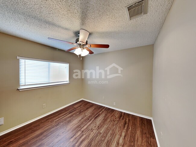 Building Photo - 9651 Arcadia Creek