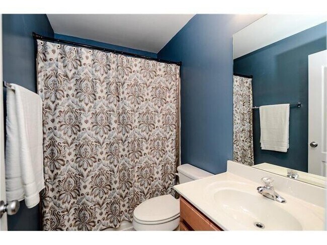 Building Photo - 2657 Cedar Dr