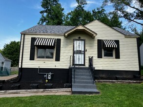 Building Photo - 7031 N 33rd St