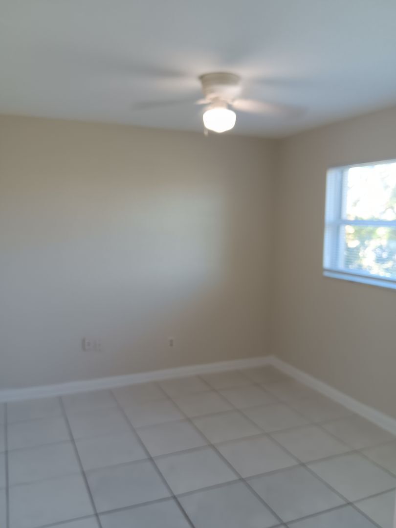 Building Photo - 3/2 Pool home available NOW