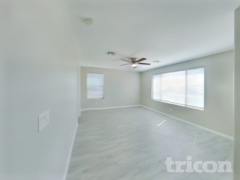 Building Photo - 819 W Dana Dr