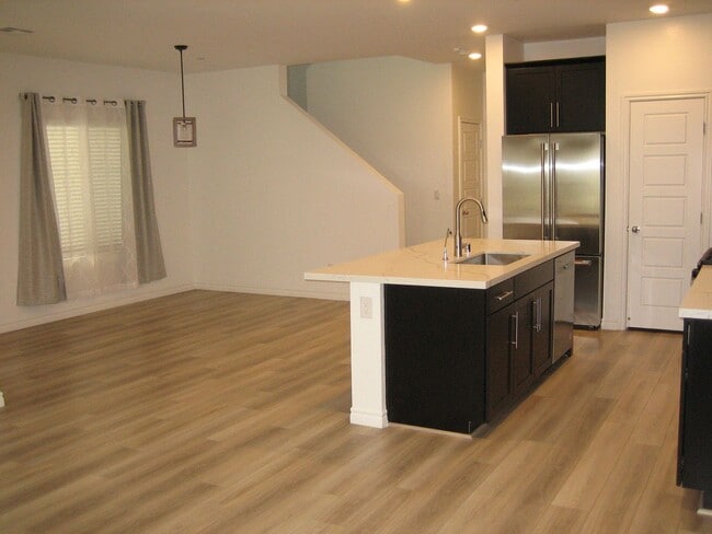 Building Photo - West Summerlin Townhouse - 1833-SqFt. - 3-beds, 2.5-baths, 2-car attached garage, Gated Comm.