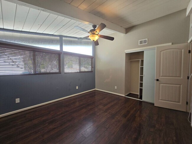 Building Photo - 5539 Baja Dr