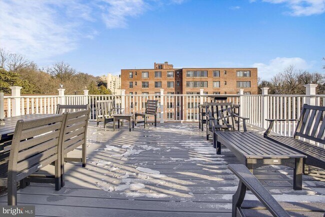 Building Photo - 3900 Tunlaw Rd NW