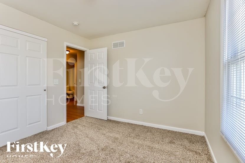 Building Photo - 456 Fawn Run Dr