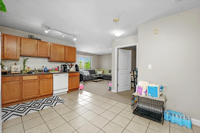 Building Photo - 3423 Ridgeland Ave