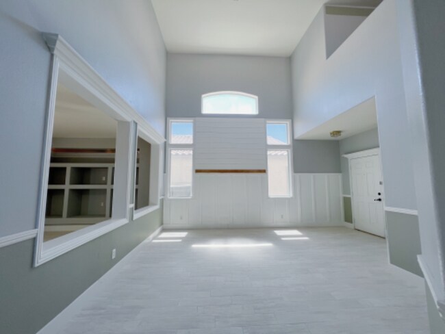 Building Photo - 4572 Yellow Harbor St